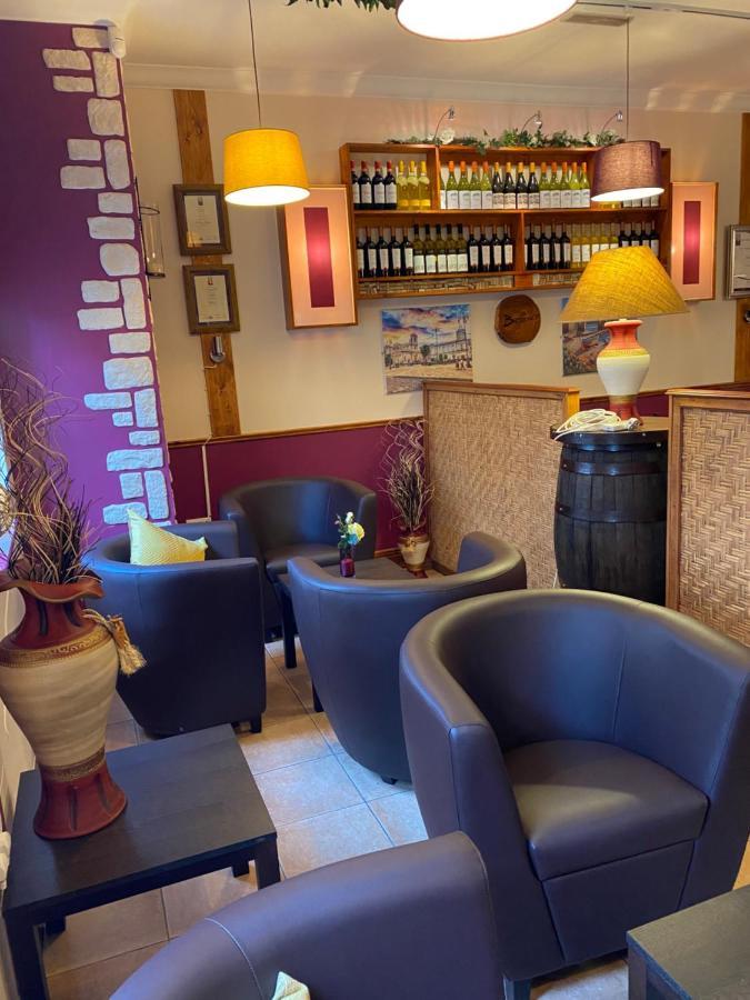 Befani'S Mediterranean Restaurant & Townhouse Клонмел Екстериор снимка